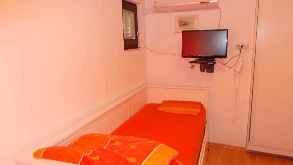Guest House Accommodation Rupine Premantura Extérieur photo