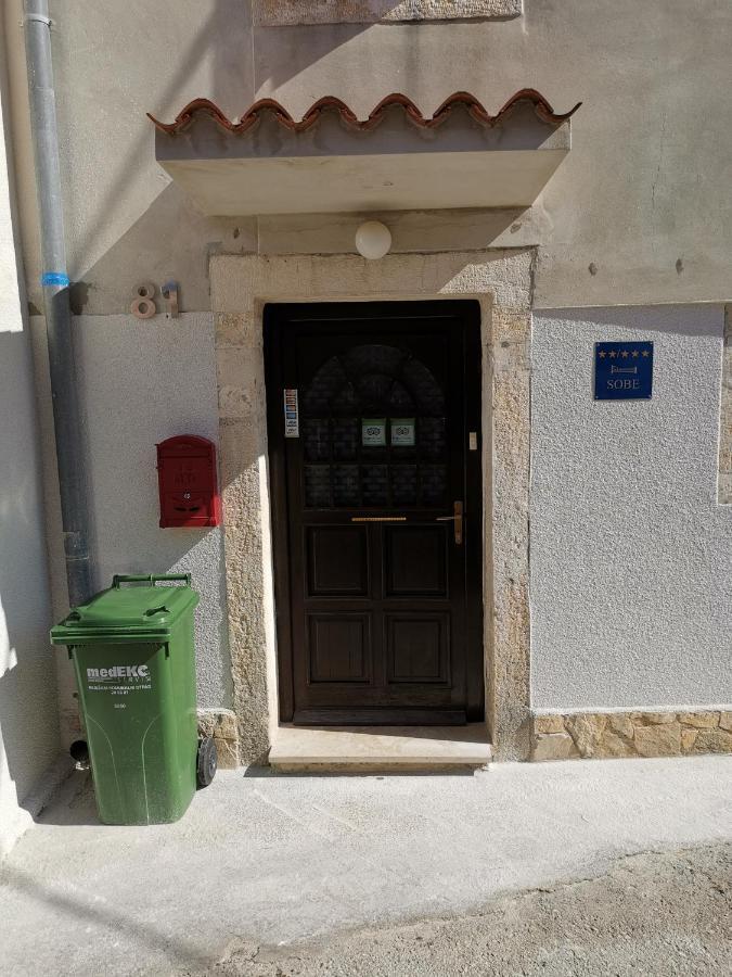 Guest House Accommodation Rupine Premantura Extérieur photo