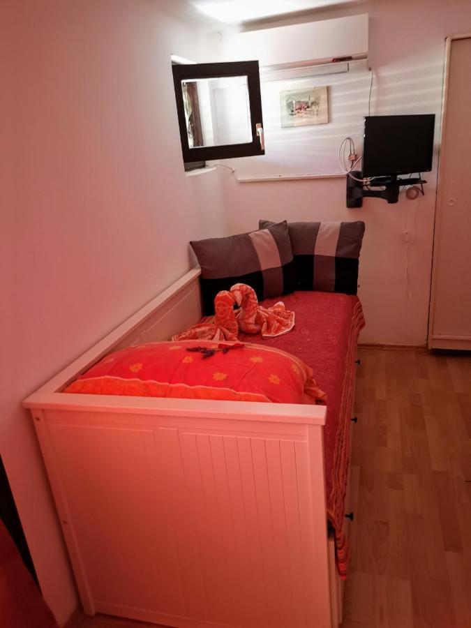 Guest House Accommodation Rupine Premantura Extérieur photo