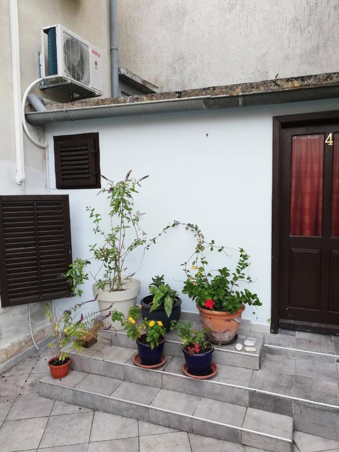 Guest House Accommodation Rupine Premantura Extérieur photo